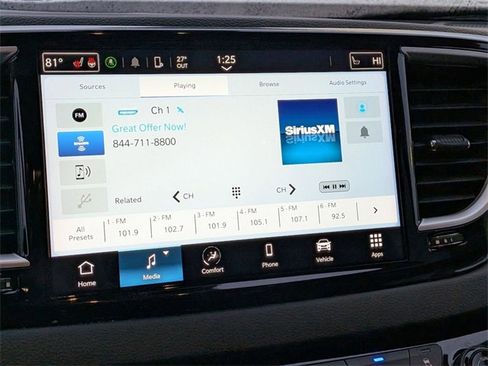 Used 2024 Chrysler Pacifica Touring-L image 20