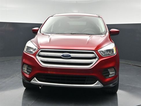 Used 2019 Ford Escape SE FWD image 2