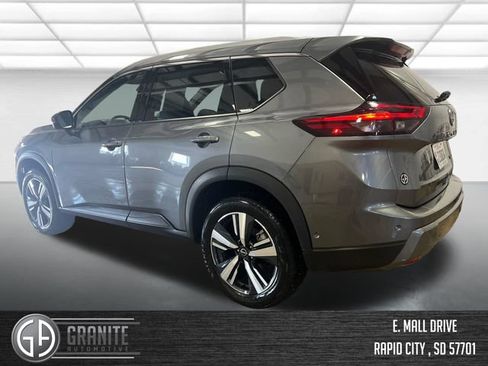 Used 2026 Nissan Rogue SL AWD/4WD image 3