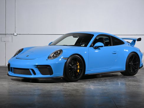 Used 2018 Porsche 911 GT3 RWD image 2