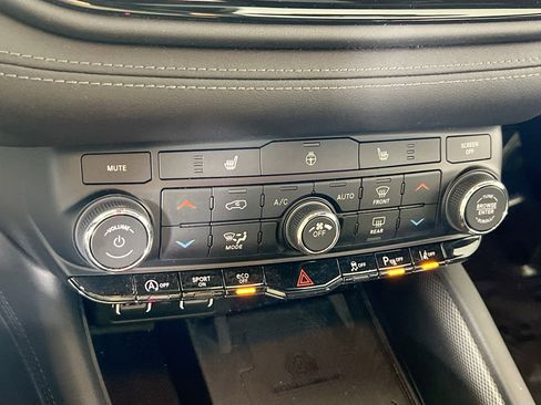 Used 2022 Dodge Durango GT AWD/4WD image 16