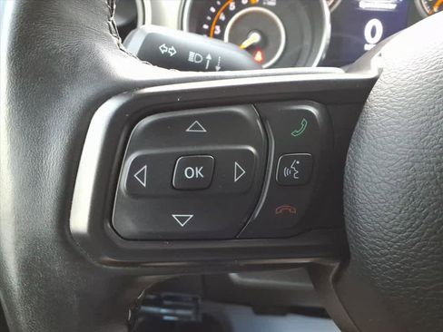 Used 2022 Jeep Gladiator Sport image 15