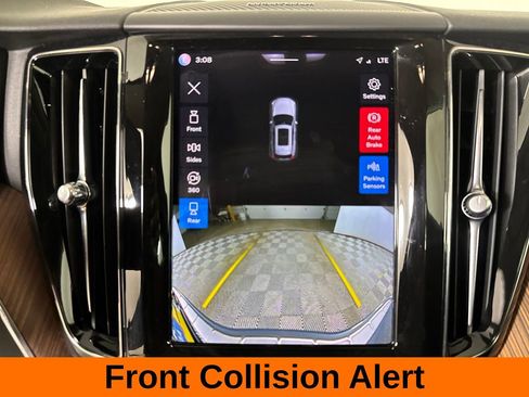 Used 2023 Volvo XC60 B5 Plus w/ Climate Package FWD image 17