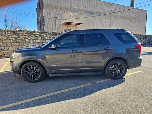 Used 2018 Ford Explorer XLT w/ Equipment Group 202A image 2