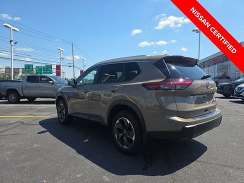 Certified 2024 Nissan Rogue SV w/ SV Premium Package AWD/4WD image 8