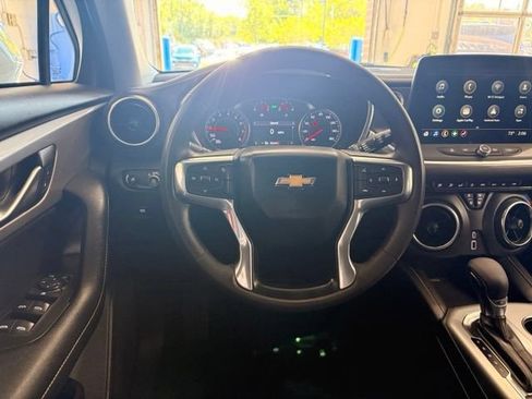 Used 2024 Chevrolet Blazer LT FWD image 16