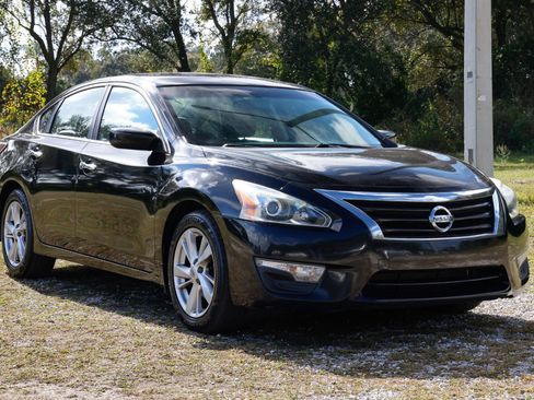 Used 2014 Nissan Altima 2.5 SV image 15