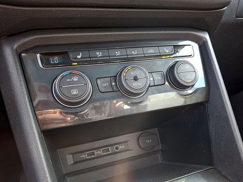 Used 2019 Volkswagen Tiguan SE w/ Panoramic Sunroof Package AWD/4WD image 19
