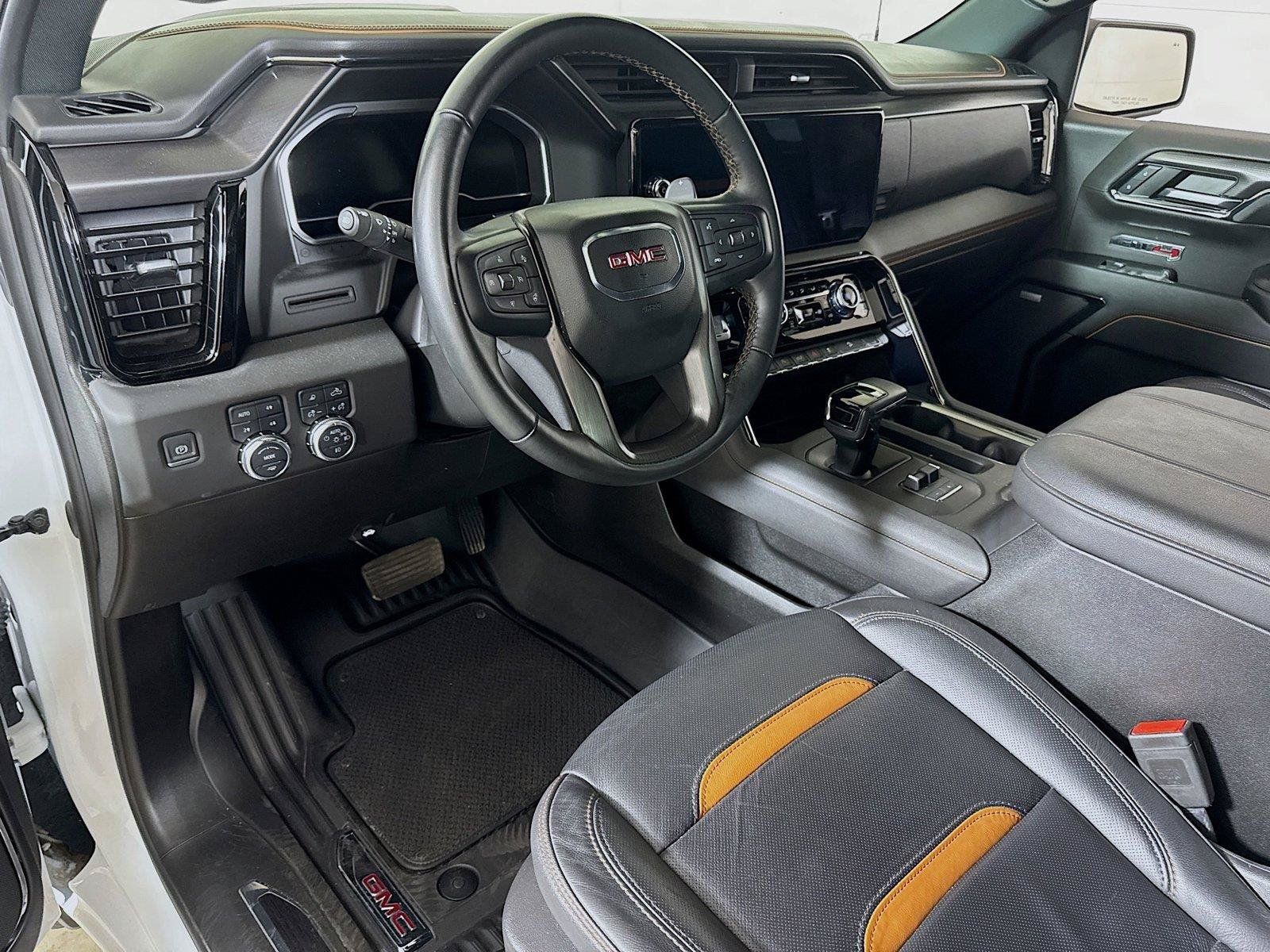 Used 2024 GMC Sierra 1500 AT4 w/ AT4 Preferred Package AWD/4WD image 7