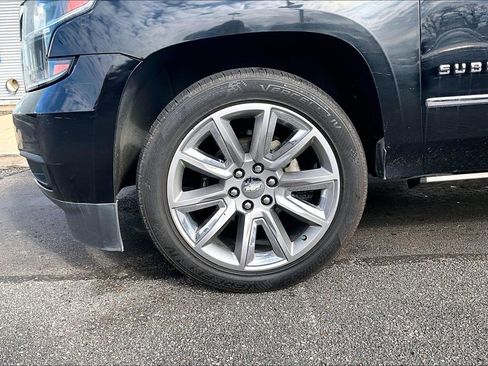 Used 2016 Chevrolet Suburban LT image 4