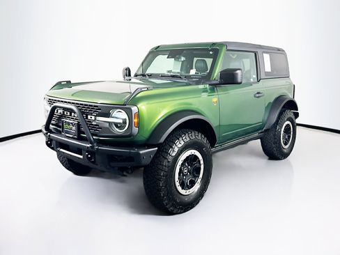 Used 2022 Ford Bronco Badlands w/ Sasquatch Package AWD/4WD image 3