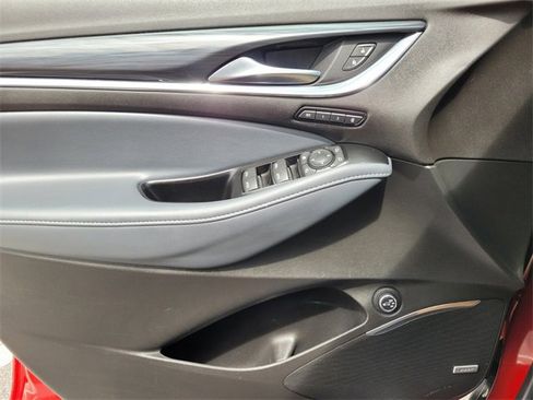 Used 2024 Buick Enclave Premium image 28