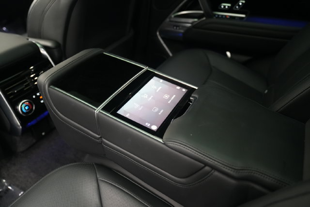 Used 2023 Land Rover Range Rover Autobiography AWD/4WD image 18