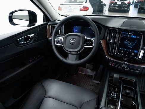 Used 2024 Volvo XC60 T8 Plus image 10