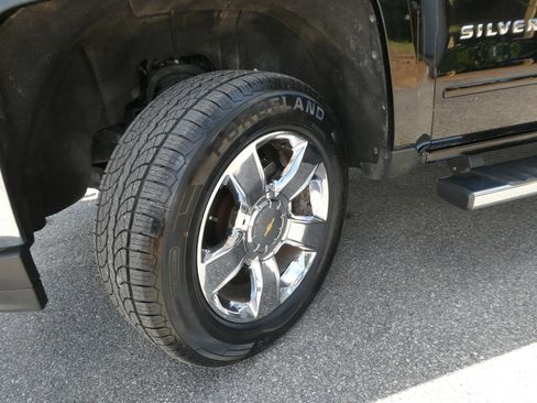 Used 2016 Chevrolet Silverado 1500 LT AWD/4WD image 26