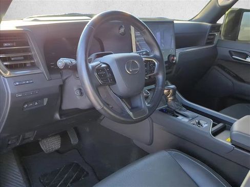 Used 2024 Lexus GX 550 image 11