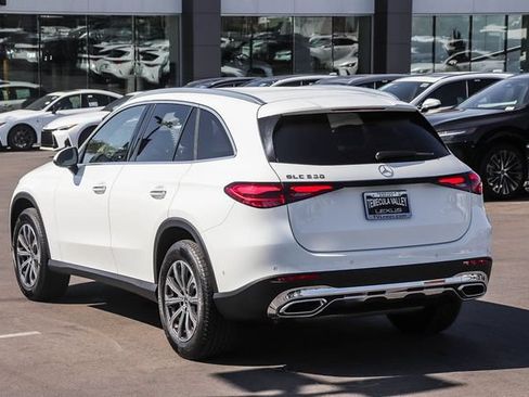 Used 2025 Mercedes-Benz GLC 300 image 4