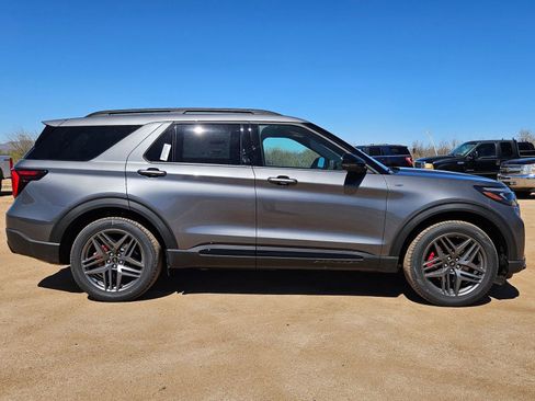 New 2026 Ford Explorer ST-Line w/ ST-Line Street Pack RWD image 4