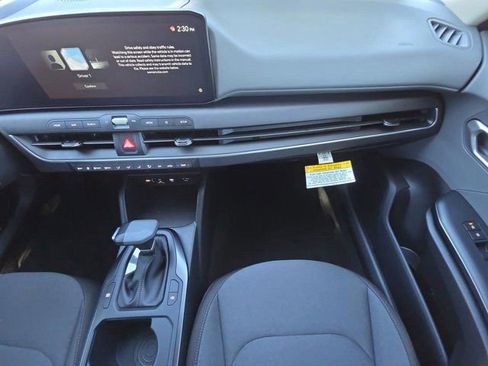 Used 2025 Kia K4 LX image 29