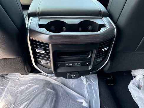New 2026 RAM 2500 Laramie AWD/4WD image 23