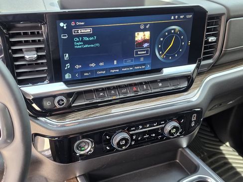 Used 2024 Chevrolet Silverado 1500 LT RWD image 8