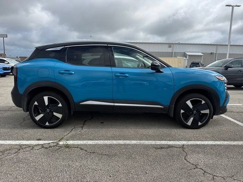 Used 2025 Nissan Kicks SR FWD image 4
