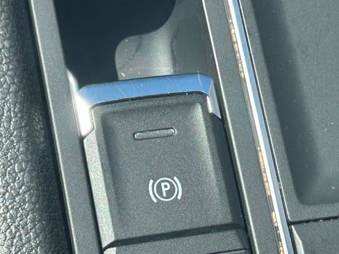 Used 2023 Volkswagen Atlas SE w/ Black Wheel Package FWD image 57