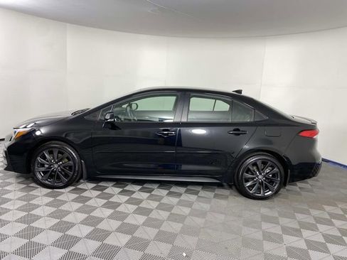 Used 2025 Toyota Corolla SE FWD image 5