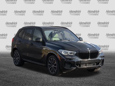 Certified 2022 BMW X5 xDrive40i w/ M Sport Package image 2