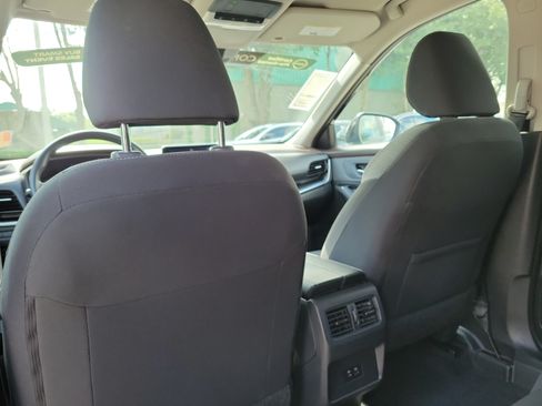 Certified 2023 Nissan Rogue SV FWD image 18