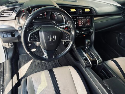 Used 2017 Honda Civic Sport Touring image 3