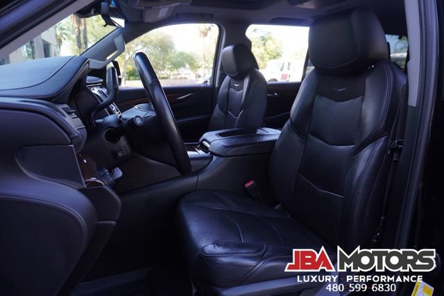 Used 2018 Cadillac Escalade Premium Luxury AWD/4WD image 6