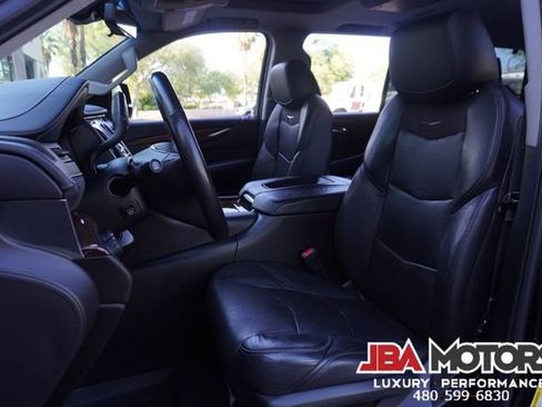 Used 2018 Cadillac Escalade Premium Luxury AWD/4WD image 6