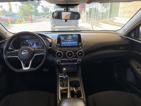 Used 2025 Nissan Sentra SV FWD image 32