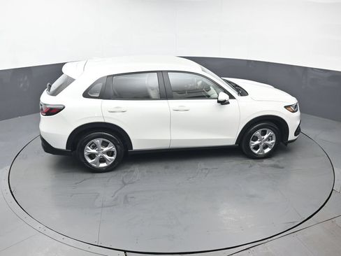 Certified 2024 Honda HR-V LX image 40