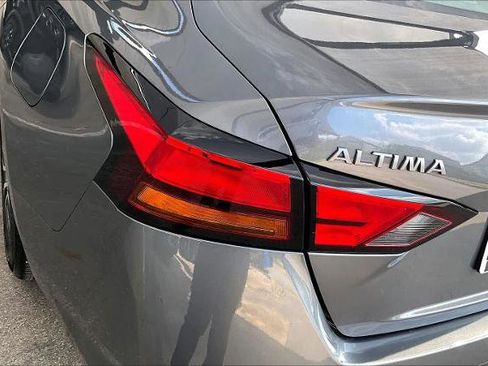 Certified 2025 Nissan Altima 2.5 SV FWD image 28
