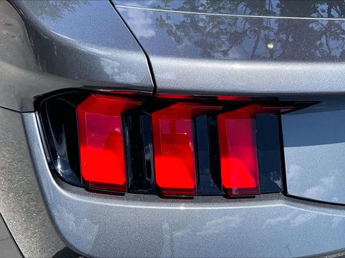 Used 2025 Ford Mustang GT Premium RWD image 25