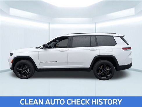 Used 2024 Jeep Grand Cherokee L Laredo image 2