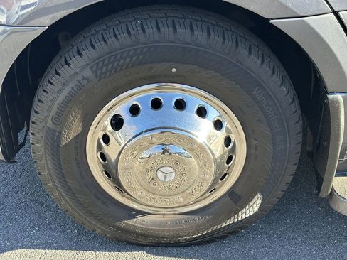 Used 2022 Mercedes-Benz Sprinter 3500 image 12