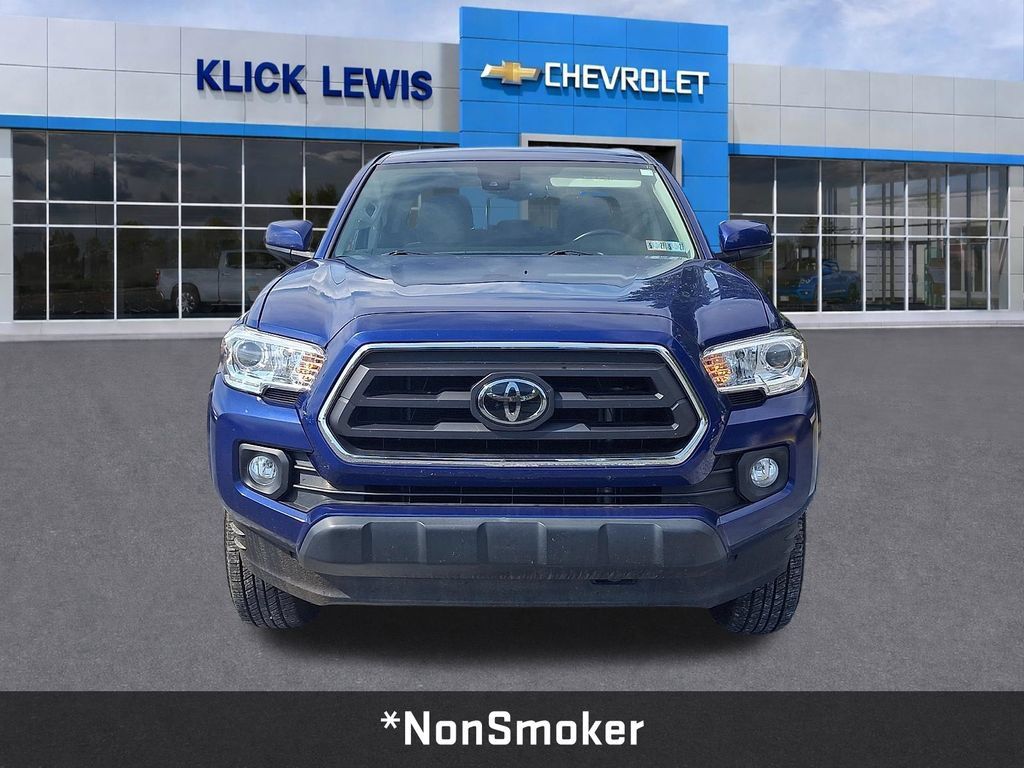 Used 2022 Toyota Tacoma SR5 AWD/4WD image 2
