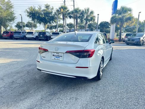 Used 2024 Honda Civic LX image 5