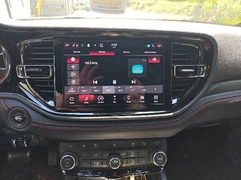 Used 2024 Dodge Durango GT RWD image 10