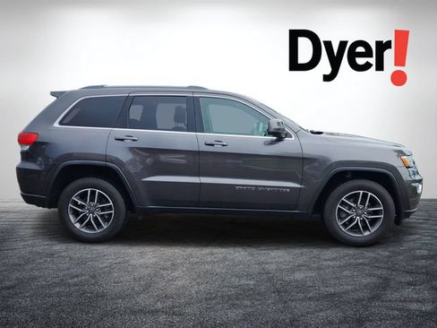 Used 2019 Jeep Grand Cherokee Laredo w/ Laredo X Package RWD image 2