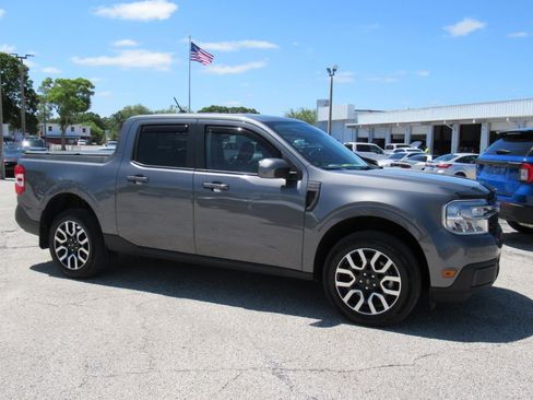 Certified 2022 Ford Maverick Lariat w/ Lariat Luxury Package FWD image 2