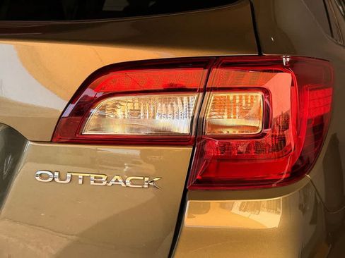 Used 2019 Subaru Outback 2.5i Touring w/ Popular Package #3A AWD/4WD image 7
