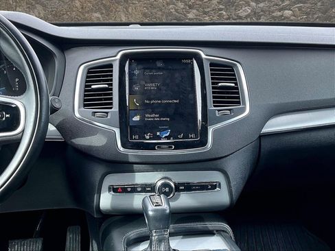 Used 2021 Volvo XC90 T5 Momentum w/ Protection Package Premier image 6
