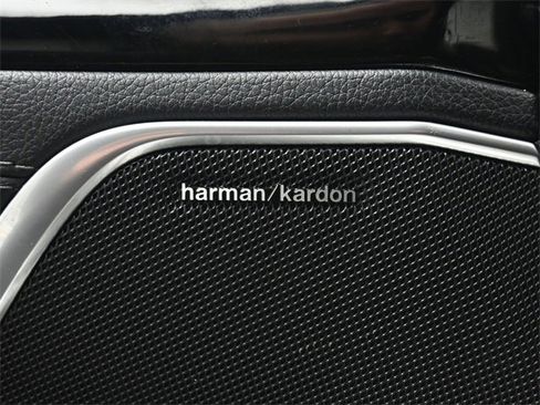 Used 2015 Mercedes-Benz SL 550 w/ White Arrow Edition image 30