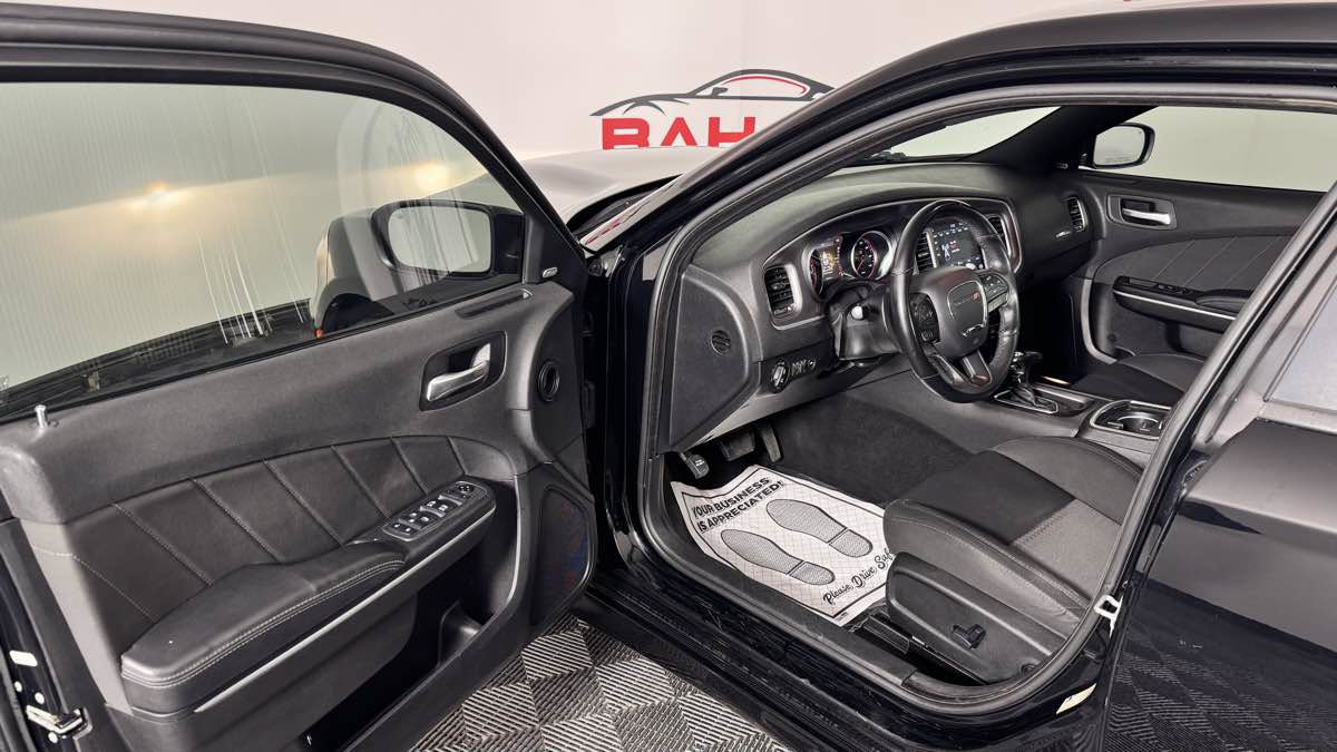 Used 2019 Dodge Charger GT RWD image 12