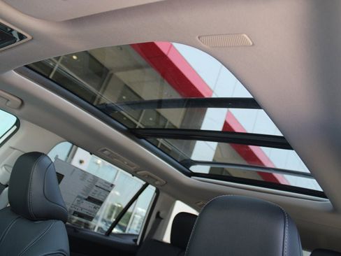 Used 2026 Toyota Grand Highlander AWD Hybrid image 15
