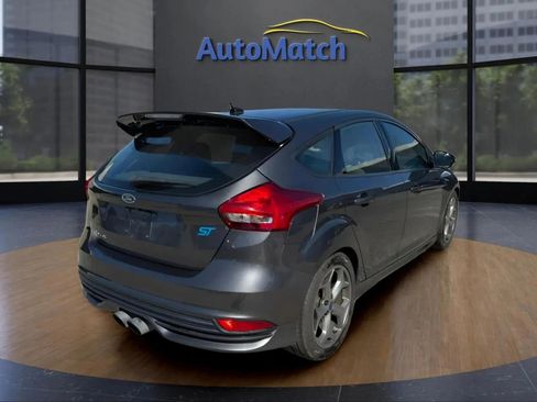 Used 2017 Ford Focus ST FWD image 11